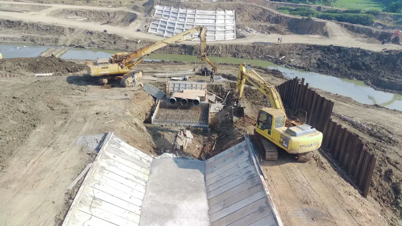 Dokumentasi pelaksanaan proyek konstruksi SACE